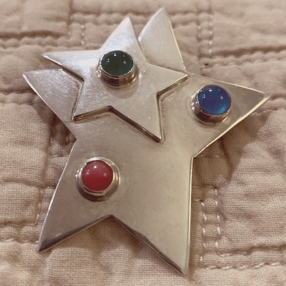 Beautiful Mexican silver star pin with 3 stones.  EUC